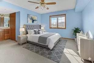 810 Swan Dr, Dyer, IN 46311 - Photo 8