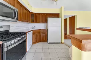 810 Swan Dr, Dyer, IN 46311 - Photo 6