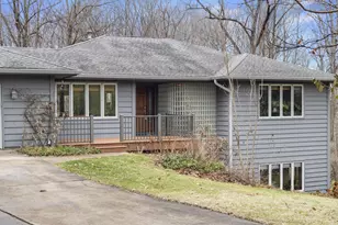 668 Slalom Ln, Valparaiso, IN 46383 - Photo 2