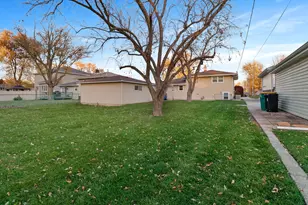 8036 Beech Ave, Munster, IN 46321 - Photo 26