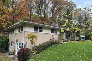 28 Woodland Trail, Ogden Dunes, IN 46368 - Photo 2