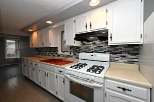 411 W Jefferson St, Winamac, IN 46996 - Photo 12