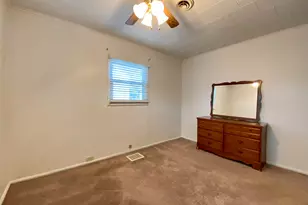 1601 Valparaiso St, Valparaiso, IN 46383 - Photo 12