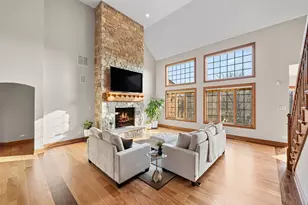 8955 Hillside Dr, Saint John, IN 46373 - Photo 6