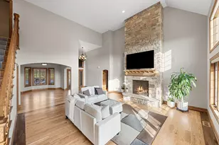 8955 Hillside Dr, Saint John, IN 46373 - Photo 18