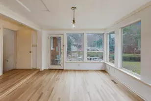 8800 Baring Ave, Munster, IN 46321 - Photo 16