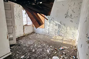 2208 Nichols Pl, Gary, IN 46407 - Photo 8