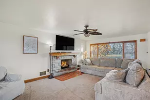 1132 Theresa Dr, Schererville, IN 46375 - Photo 4