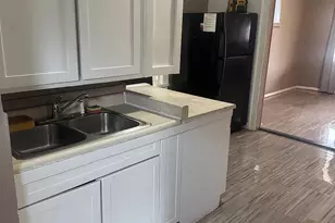 4633 W 11th Ave, Gary, IN 46406 - Photo 2