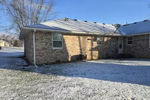 300-1 E Alyea St, Hebron, IN 46341 - Photo 6