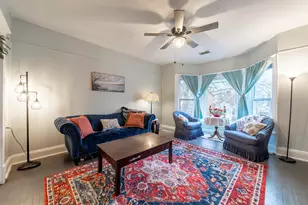 529 Lake St, Hobart, IN 46342 - Photo 2