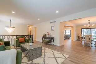 1324 Vivian Ln, Munster, IN 46321 - Photo 8