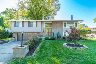 1324 Vivian Ln, Munster, IN 46321 - Photo 2