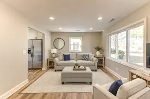 737 Center St, Crown Point, IN 46307 - Photo 4