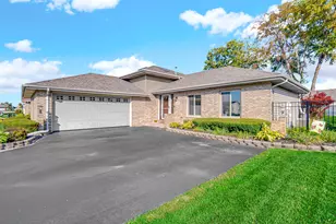 901 Robin Ct, Dyer, IN 46311 - Photo 1