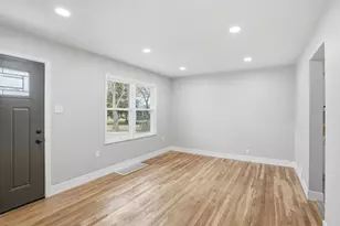 1101 Sycamore St, Crown Point, IN 46307 - Photo 6