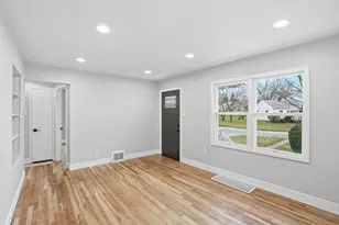 1101 Sycamore St, Crown Point, IN 46307 - Photo 8