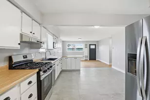 1101 Sycamore St, Crown Point, IN 46307 - Photo 12