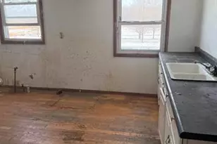 10352 N 300 E, La Porte, IN 46350 - Photo 4