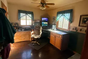 2639 E 9th Pl, Hobart, IN 46342 - Photo 10