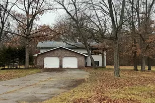 1110 N 550 E, Demotte, IN 46310 - Photo 1