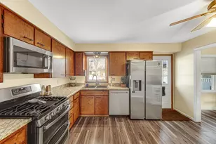 241 Lawndale Dr, Munster, IN 46321 - Photo 8