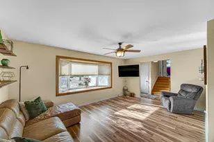 241 Lawndale Dr, Munster, IN 46321 - Photo 4