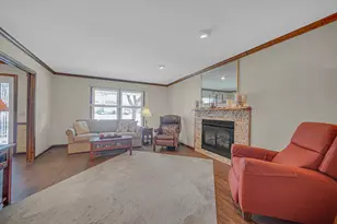 130 Wheatridge Rd, Valparaiso, IN 46385 - Photo 6