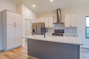 3004 Forestside Ln, Valparaiso, IN 46385 - Photo 12