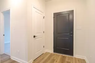 3004 Forestside Ln, Valparaiso, IN 46385 - Photo 2