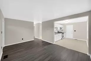 625 S Wells St, Gary, IN 46403 - Photo 4