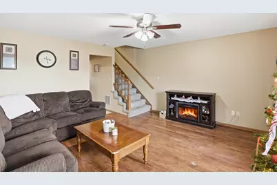 896 Jordan Circle, Schererville, IN 46375 - Photo 4