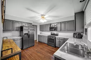 9418 Cleveland St, Crown Point, IN 46307 - Photo 6