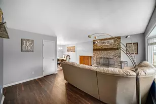 9418 Cleveland St, Crown Point, IN 46307 - Photo 4