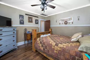 313 E Graham St, Kentland, IN 47951 - Photo 22