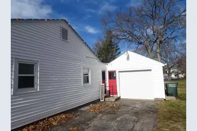 1001 E Chicago Street, Valparaiso, IN 46383 - Photo 2