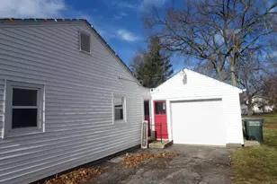 1001 E Chicago St, Valparaiso, IN 46383 - Photo 2