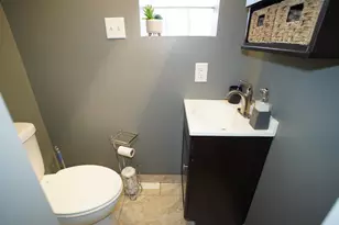 6092 Cleveland St, Merrillville, IN 46410 - Photo 14