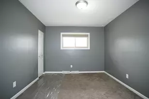 6092 Cleveland St, Merrillville, IN 46410 - Photo 10