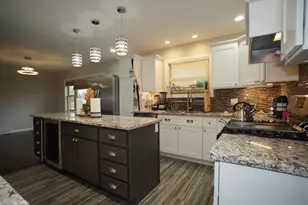 6092 Cleveland St, Merrillville, IN 46410 - Photo 8