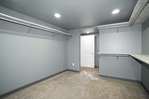 6092 Cleveland St, Merrillville, IN 46410 - Photo 30