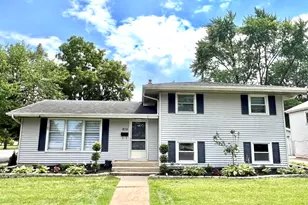 1838 Holly Ln, Munster, IN 46321 - Photo 4