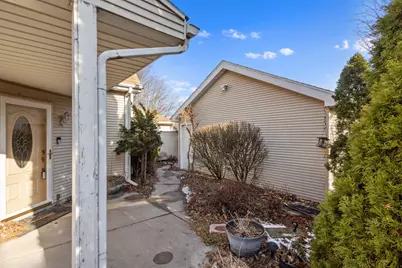 126 Bluegrass Drive, Schererville, IN 46375 - Photo 2