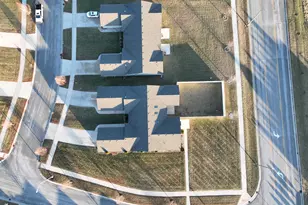 595 W 85th Dr, Merrillville, IN 46410 - Photo 2