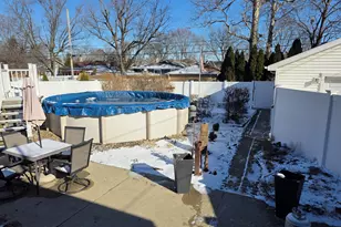 7223 Baring Pkwy, Hammond, IN 46324 - Photo 2