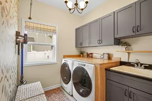 1732 Stellar St, Hobart, IN 46342 - Photo 20