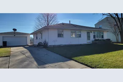 376 Briarwood Drive, Valparaiso, IN 46385 - Photo 2