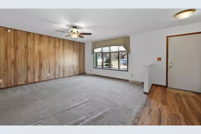 8913 22nd Street SW, Demotte, IN 46310 - Photo 10