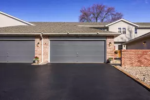 2590 Brookwood Dr, Crown Point, IN 46307 - Photo 1