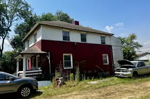 624 Jefferson St, Gary, IN 46402 - Photo 2